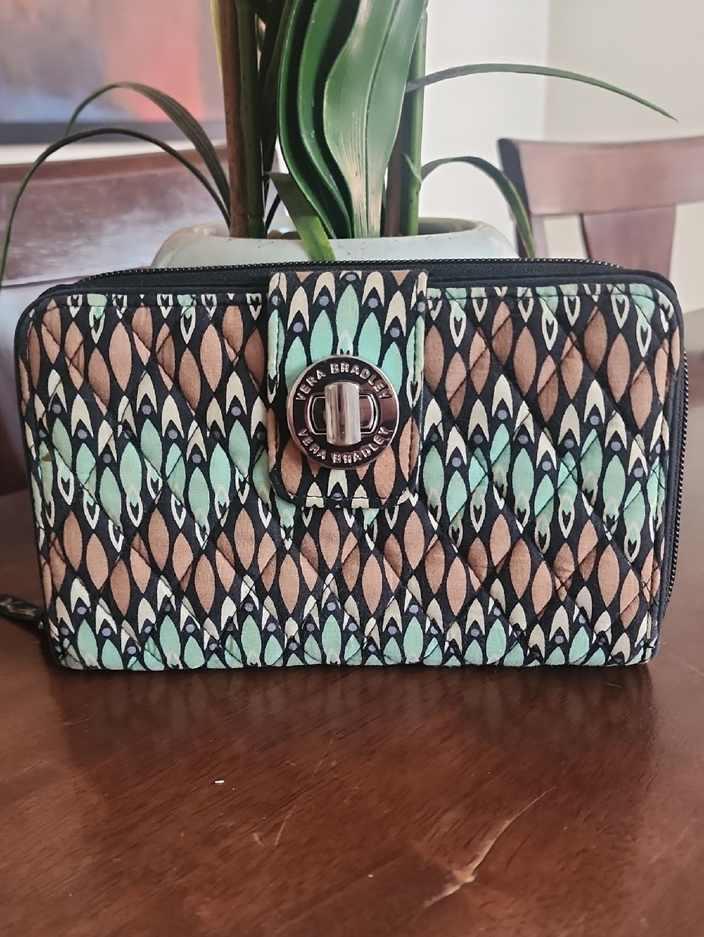 Vera Bradley Turn Lock Wallet Mint Tan Quilted Geometric Print Zip Around